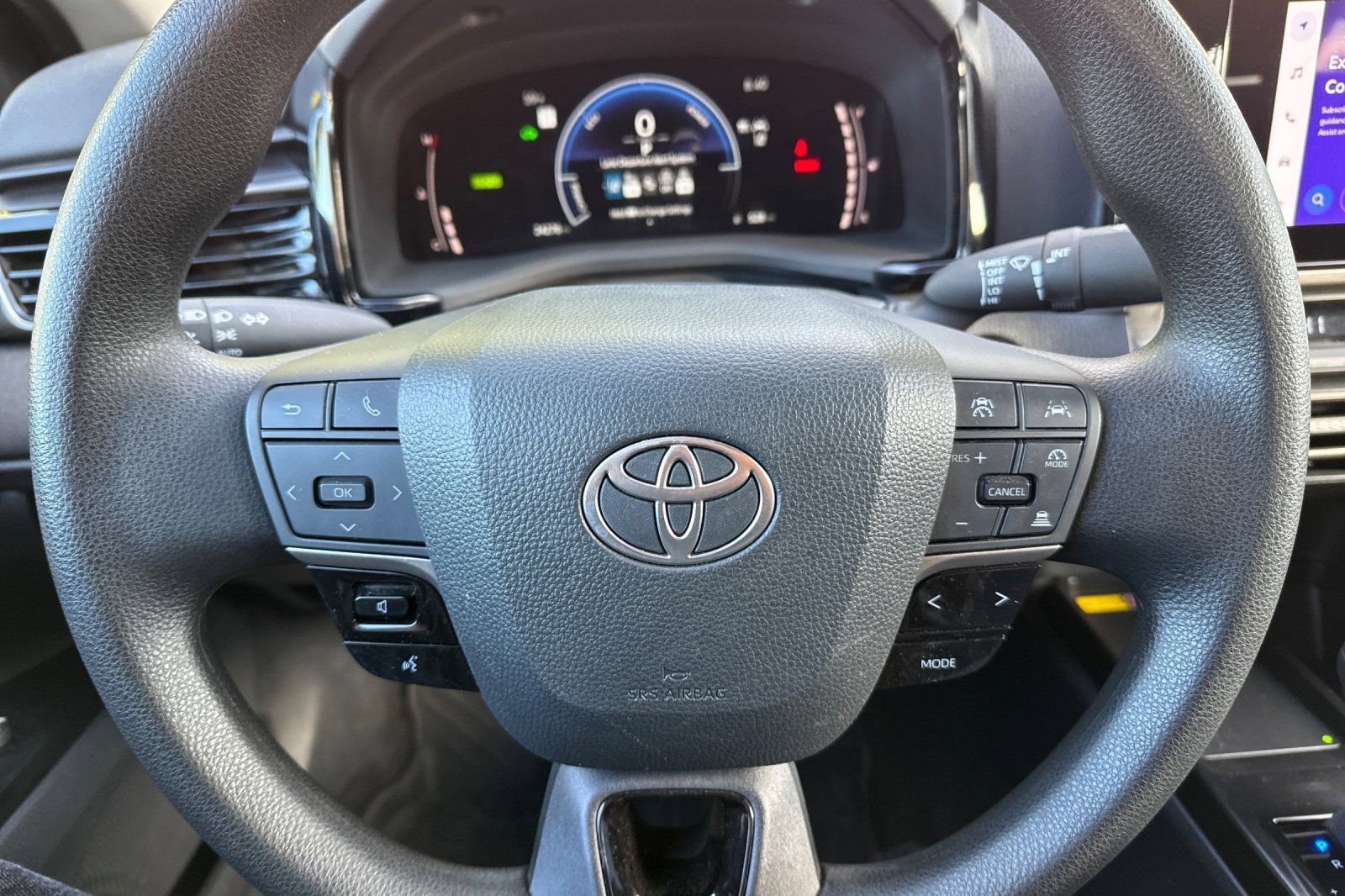 Used 2025 Toyota Camry LE image 27