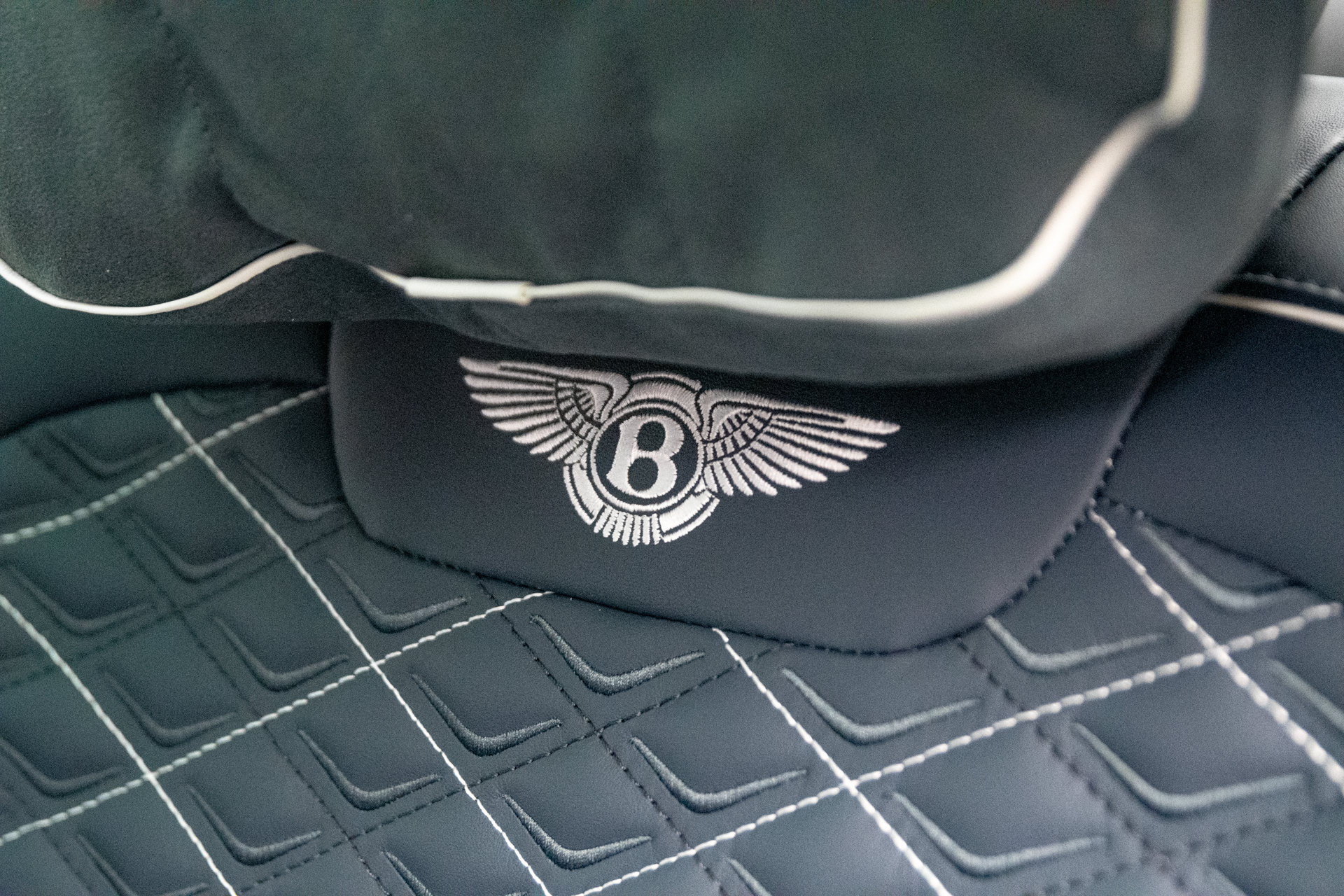 New 2026 Bentley Flying Spur Plug-In Hybrid AWD/4WD image 15
