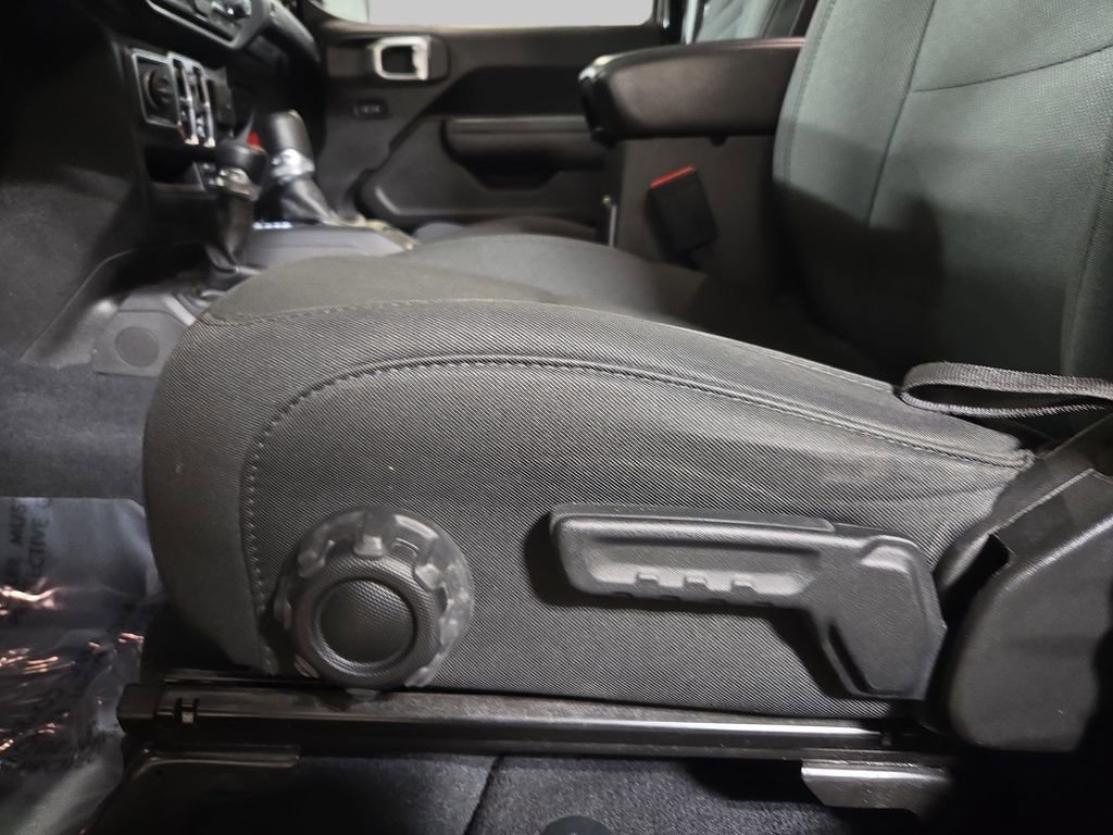 Used 2022 Jeep Wrangler Unlimited Willys image 29