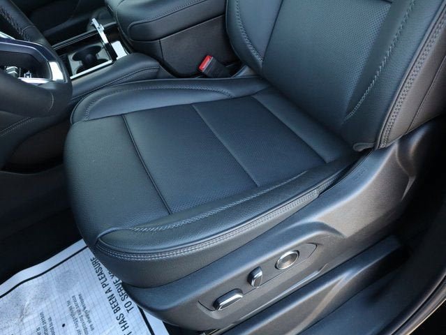 New 2026 GMC Yukon XL Denali w/ Sun & Power Step Package AWD/4WD image 27