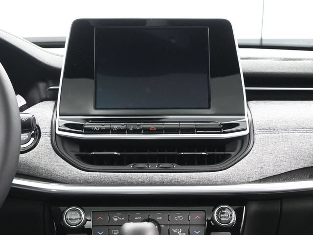 New 2025 Jeep Compass Latitude w/ Sun & Sound Group AWD/4WD image 26