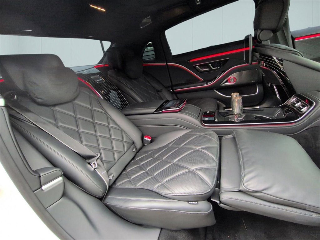 Used 2023 Mercedes-Benz Maybach S 580 4MATIC image 40