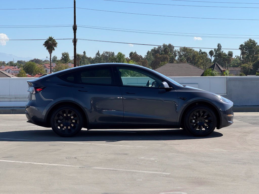 Used 2023 Tesla Model Y Long Range AWD/4WD image 31