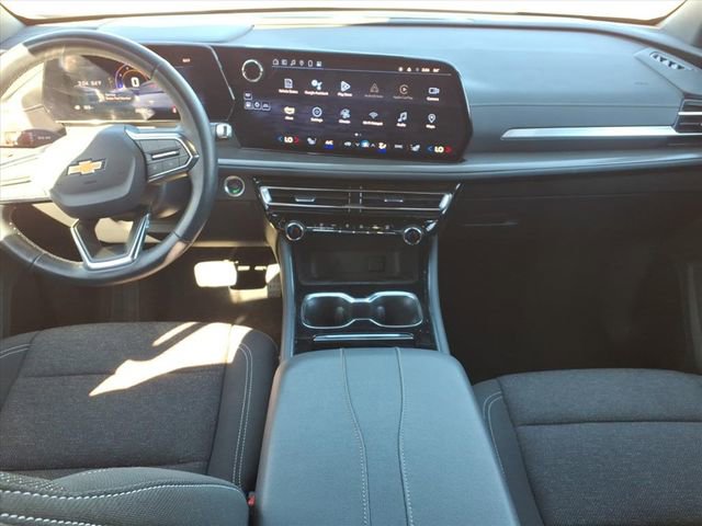 Used 2024 Chevrolet Traverse LT image 12