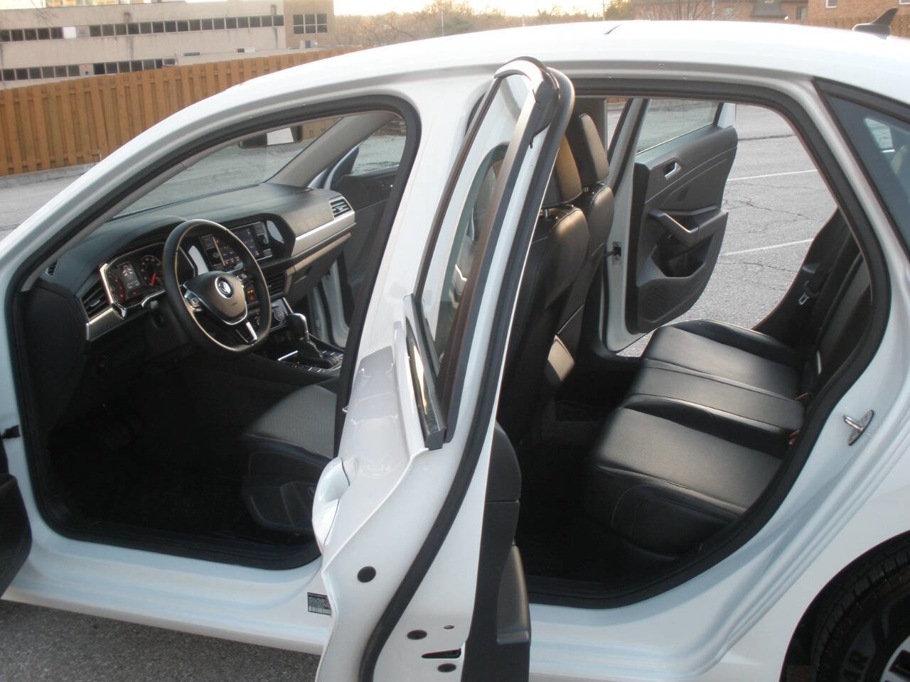 Used 2019 Volkswagen Jetta SE image 23