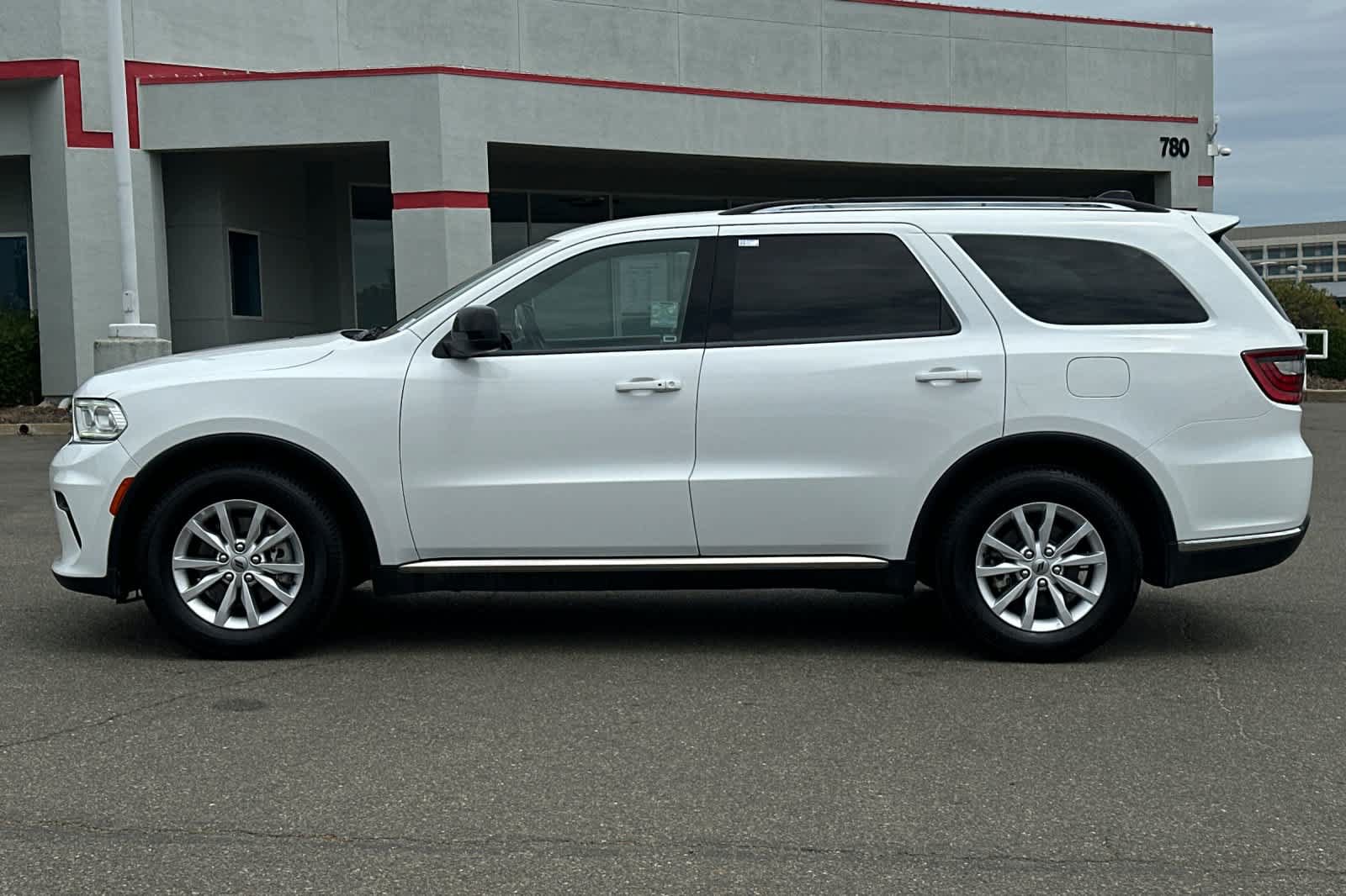 Used 2023 Dodge Durango SXT RWD image 9