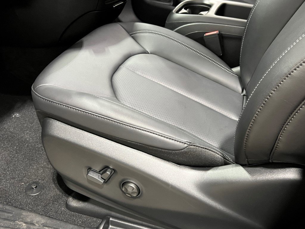 New 2026 Chrysler Voyager LX image 9