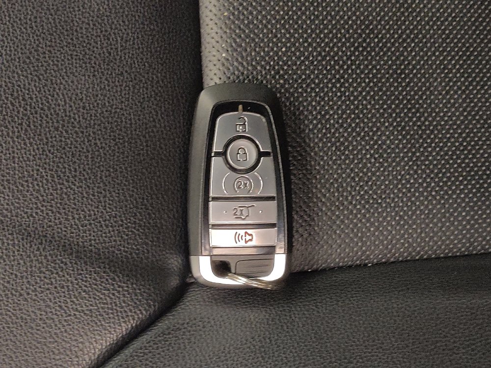 Used 2023 Ford Explorer Limited w/ Equipment Group 301A RWD image 32