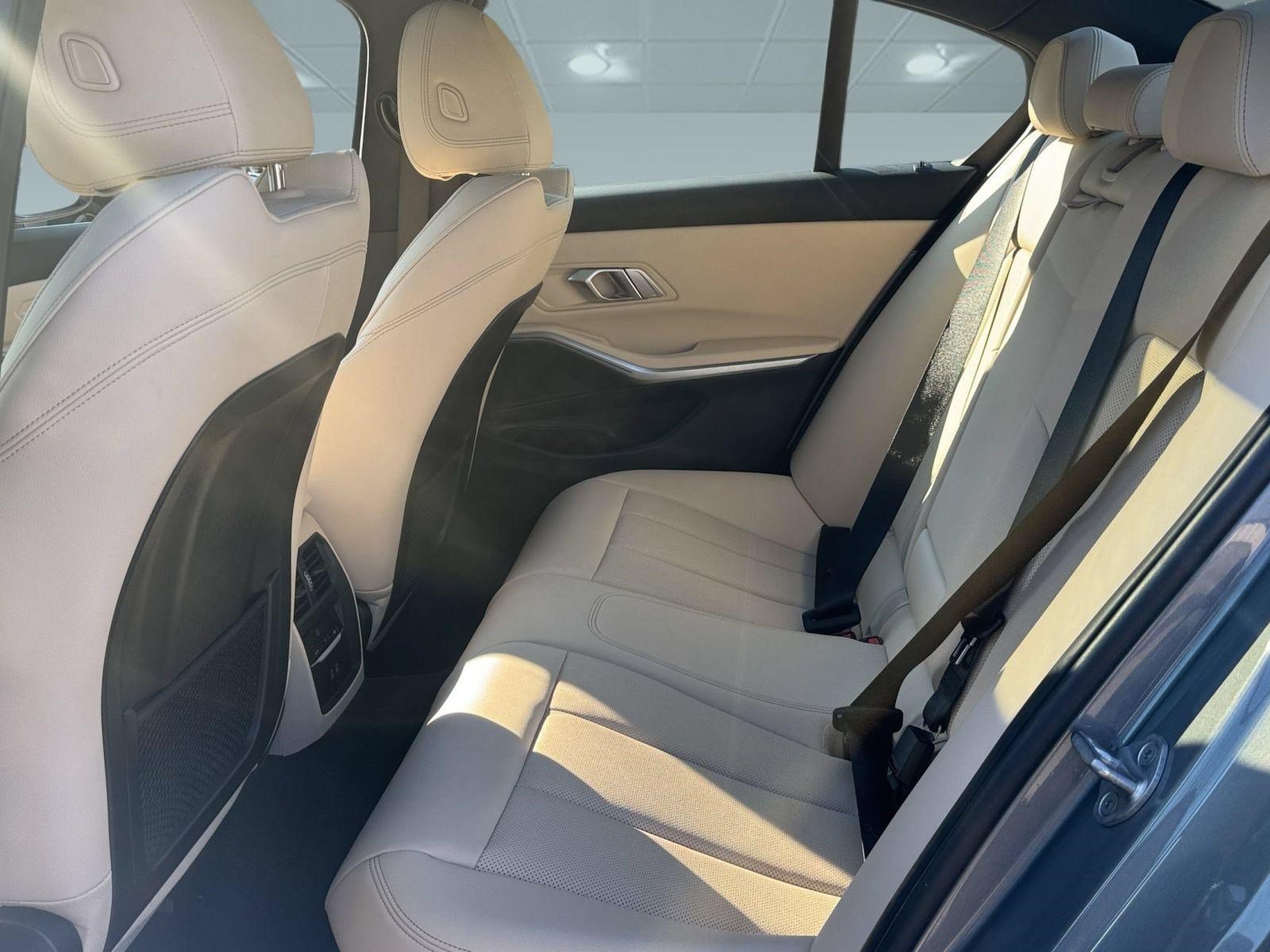 Certified 2023 BMW 330i Sedan w/ Convenience Package RWD image 23