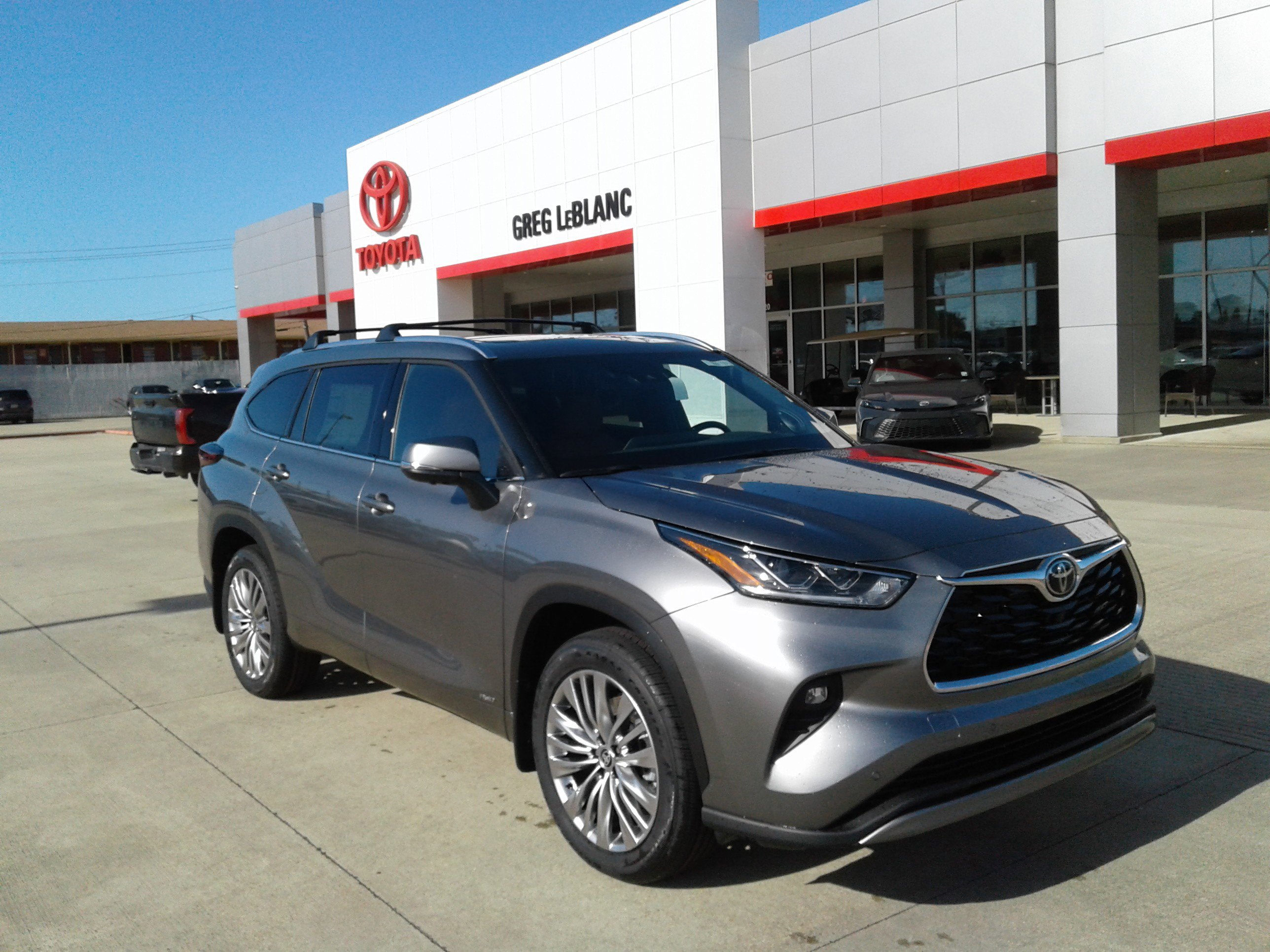 New 2026 Toyota Highlander Platinum image 1