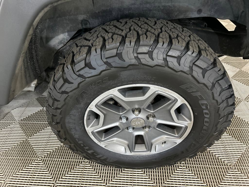 Used 2014 Jeep Wrangler Rubicon w/ Power Convenience Group image 11