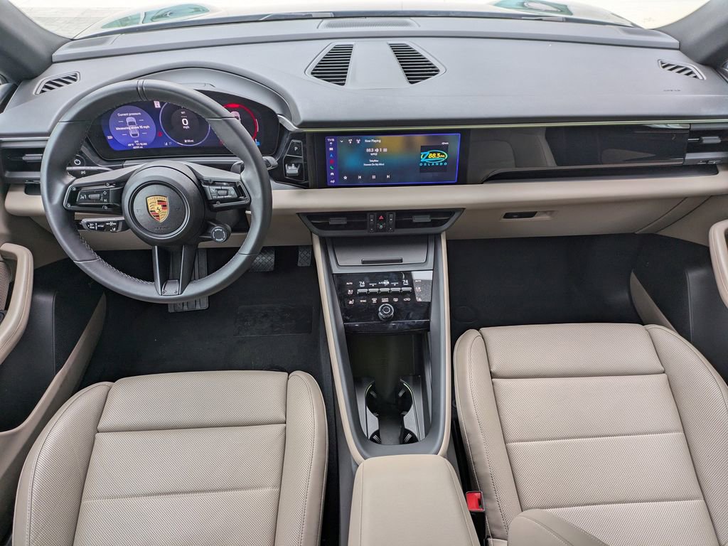 Used 2025 Porsche Macan Electric RWD image 17