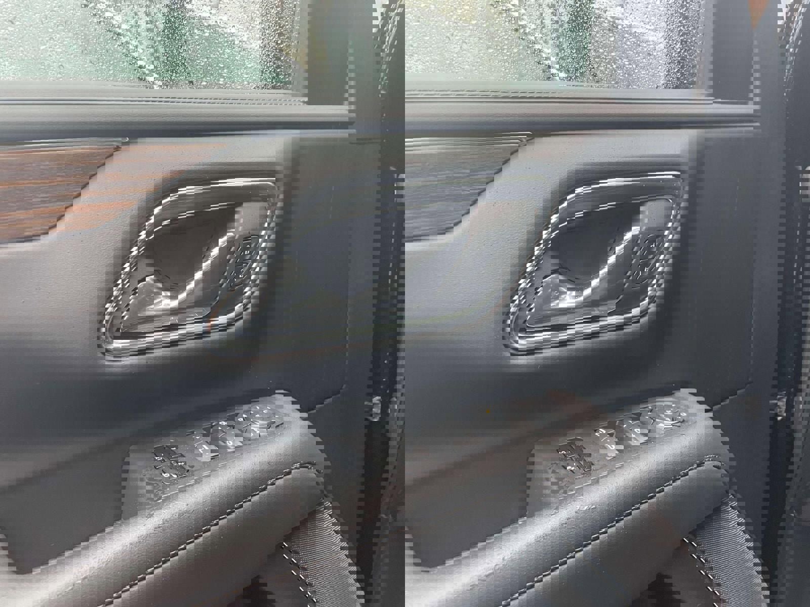 Used 2023 Chevrolet Tahoe High Country AWD/4WD image 17