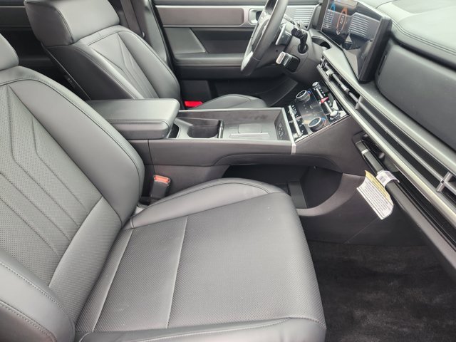 Used 2025 Hyundai Santa Fe SEL image 13