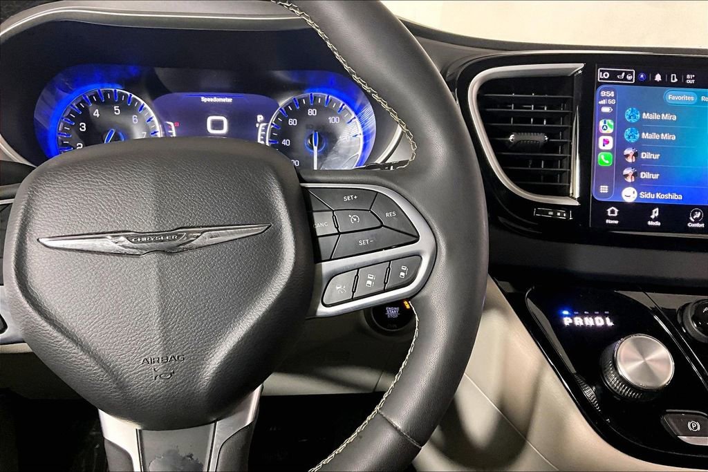 Used 2022 Chrysler Pacifica Touring-L FWD image 18