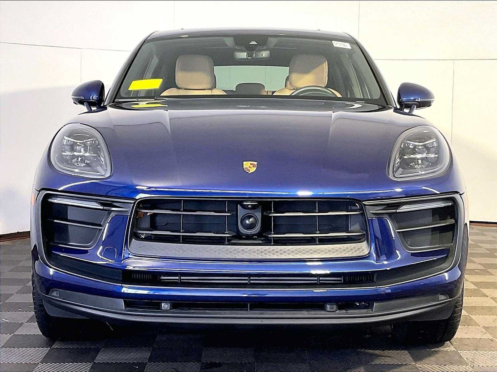 Certified 2023 Porsche Macan AWD/4WD image 10
