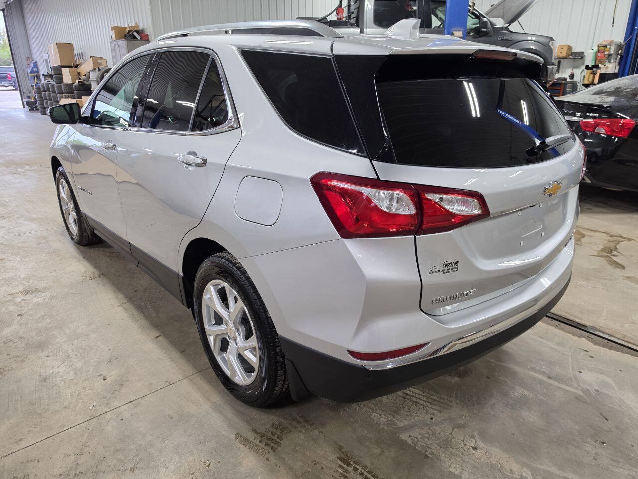 Used 2021 Chevrolet Equinox Premier w/ LPO, Floor Liner Package AWD/4WD image 6
