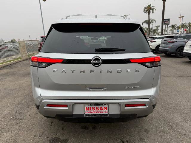 New 2025 Nissan Pathfinder SL image 5