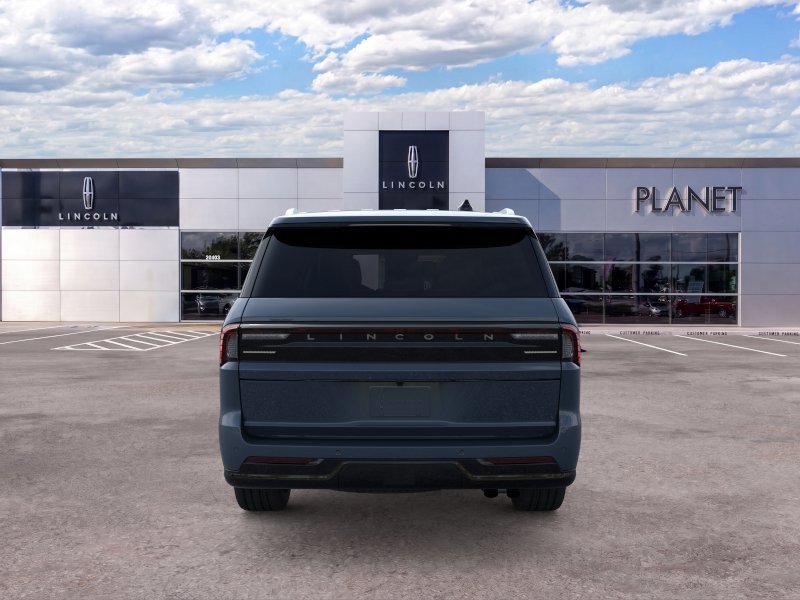 New 2026 Lincoln Navigator L Premier AWD/4WD image 5