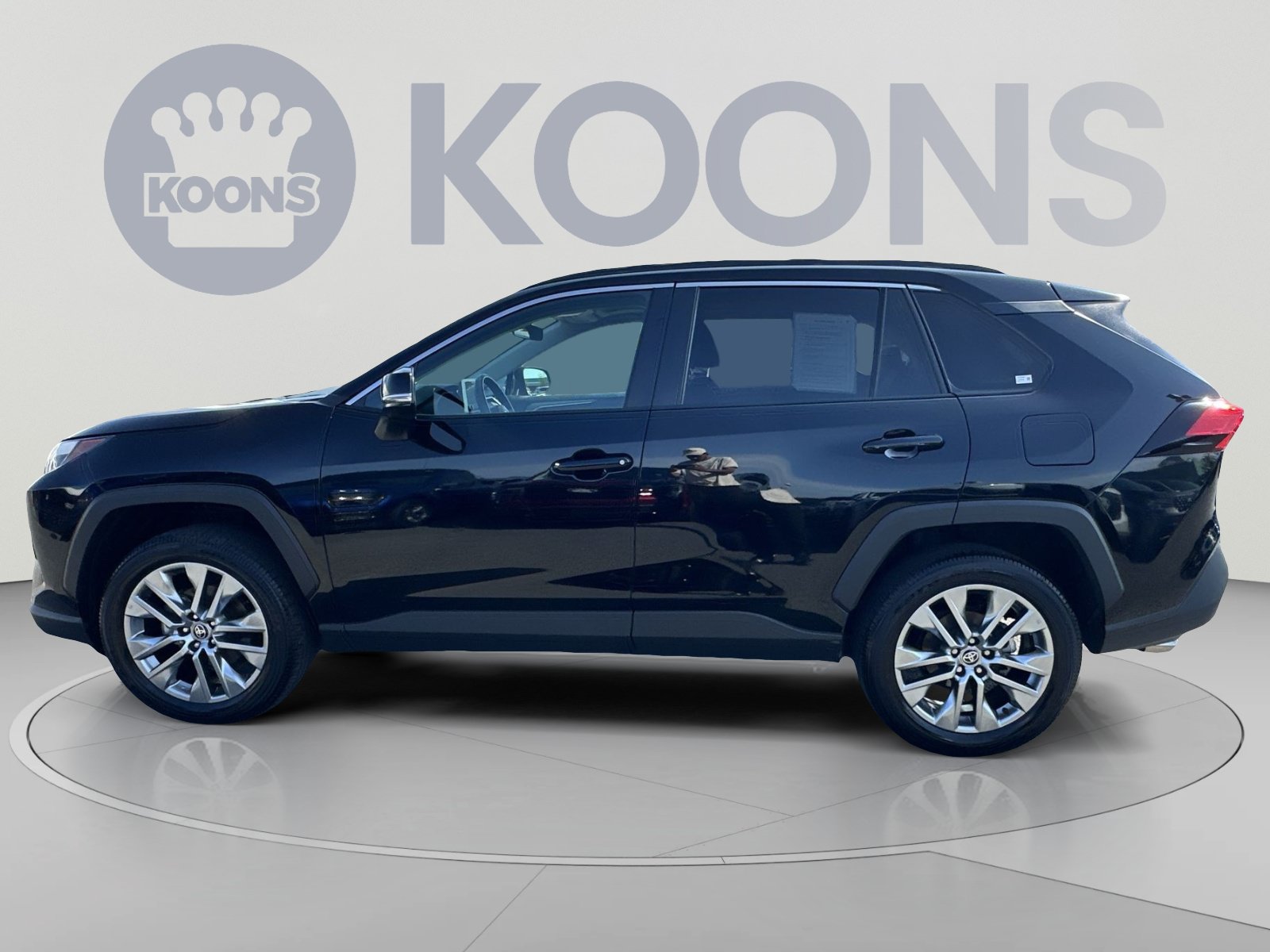 Used 2025 Toyota RAV4 XLE Premium w/ Weather Package AWD/4WD image 7