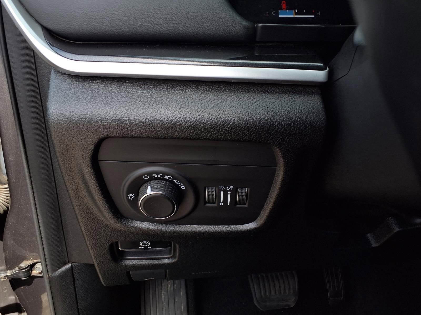 Used 2022 Jeep Grand Cherokee L Laredo AWD/4WD image 14