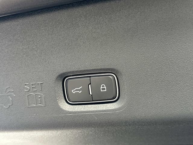 New 2025 Ford Expedition Active image 12