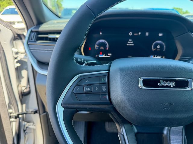New 2026 Jeep Grand Cherokee Limited w/ Limited Altitude Package AWD/4WD image 18