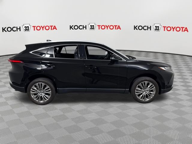 Used 2023 Toyota Venza XLE AWD/4WD image 9