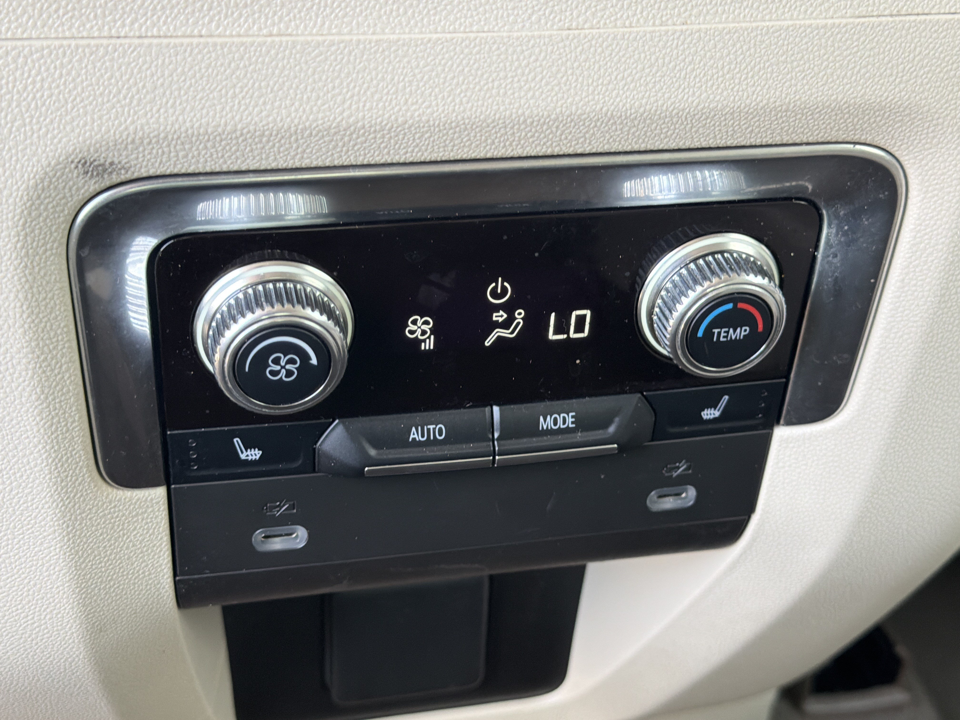 Used 2021 GMC Yukon Denali AWD/4WD image 28