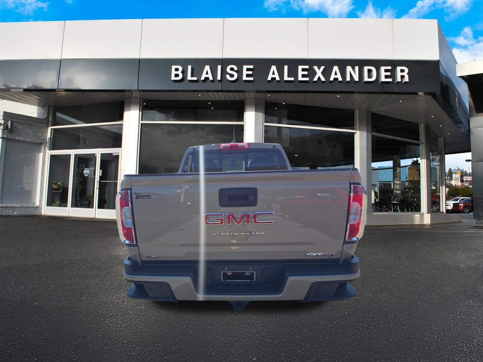 Used 2022 GMC Canyon AT4 image 4