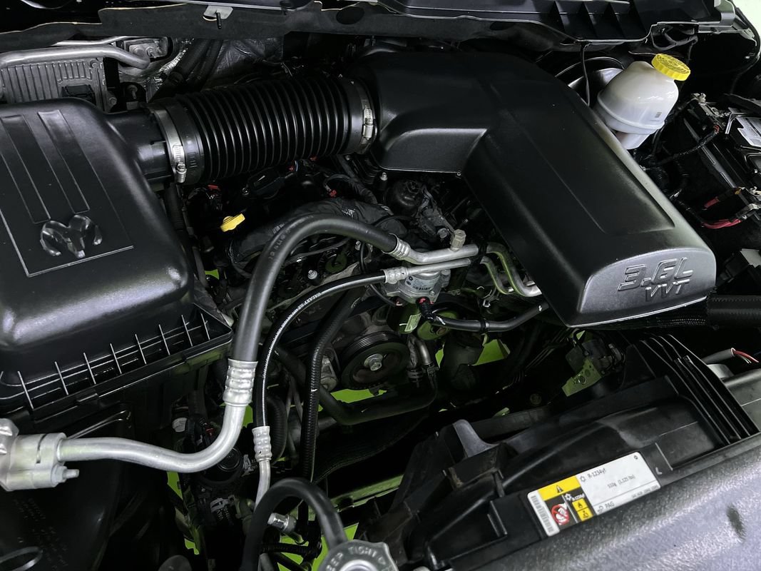 Used 2024 RAM 1500 Warlock AWD/4WD image 30