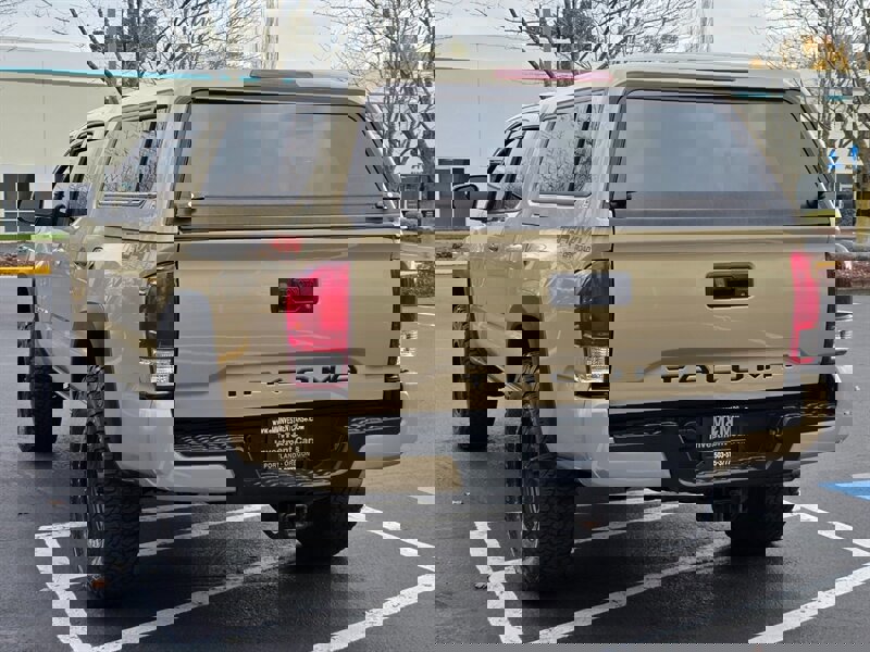 Used 2017 Toyota Tacoma TRD Off-Road image 7