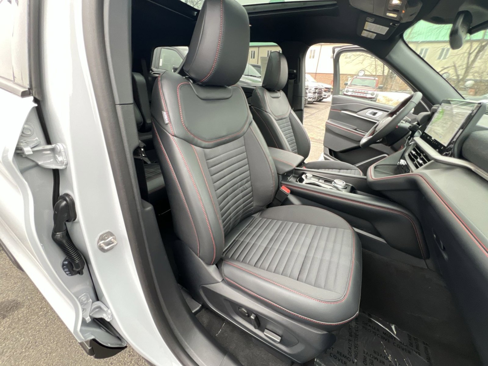 New 2026 Ford Explorer ST-Line w/ ST-Line Street Pack image 28