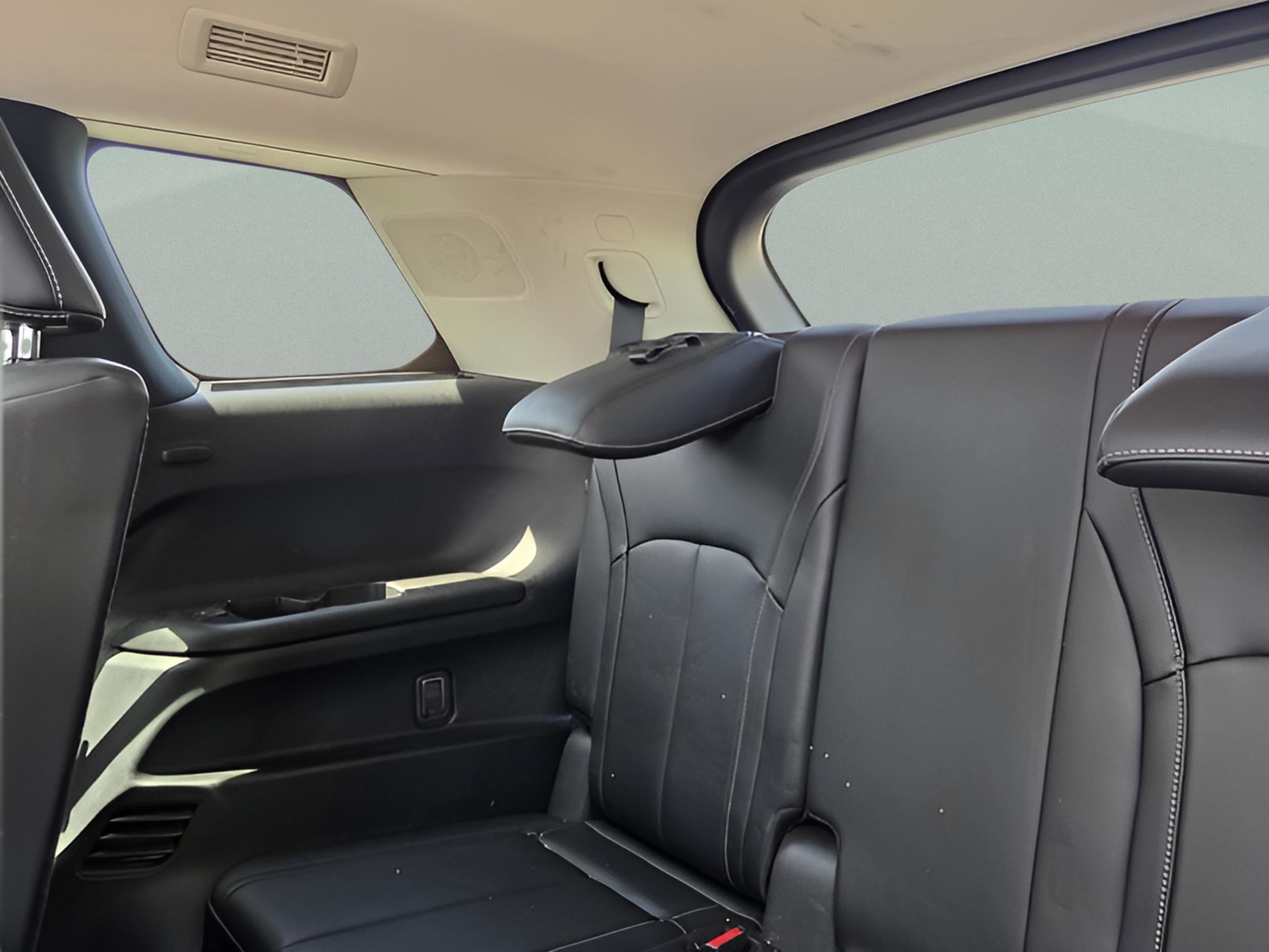 Used 2023 INFINITI QX60 Luxe w/ Cargo Package AWD/4WD image 9