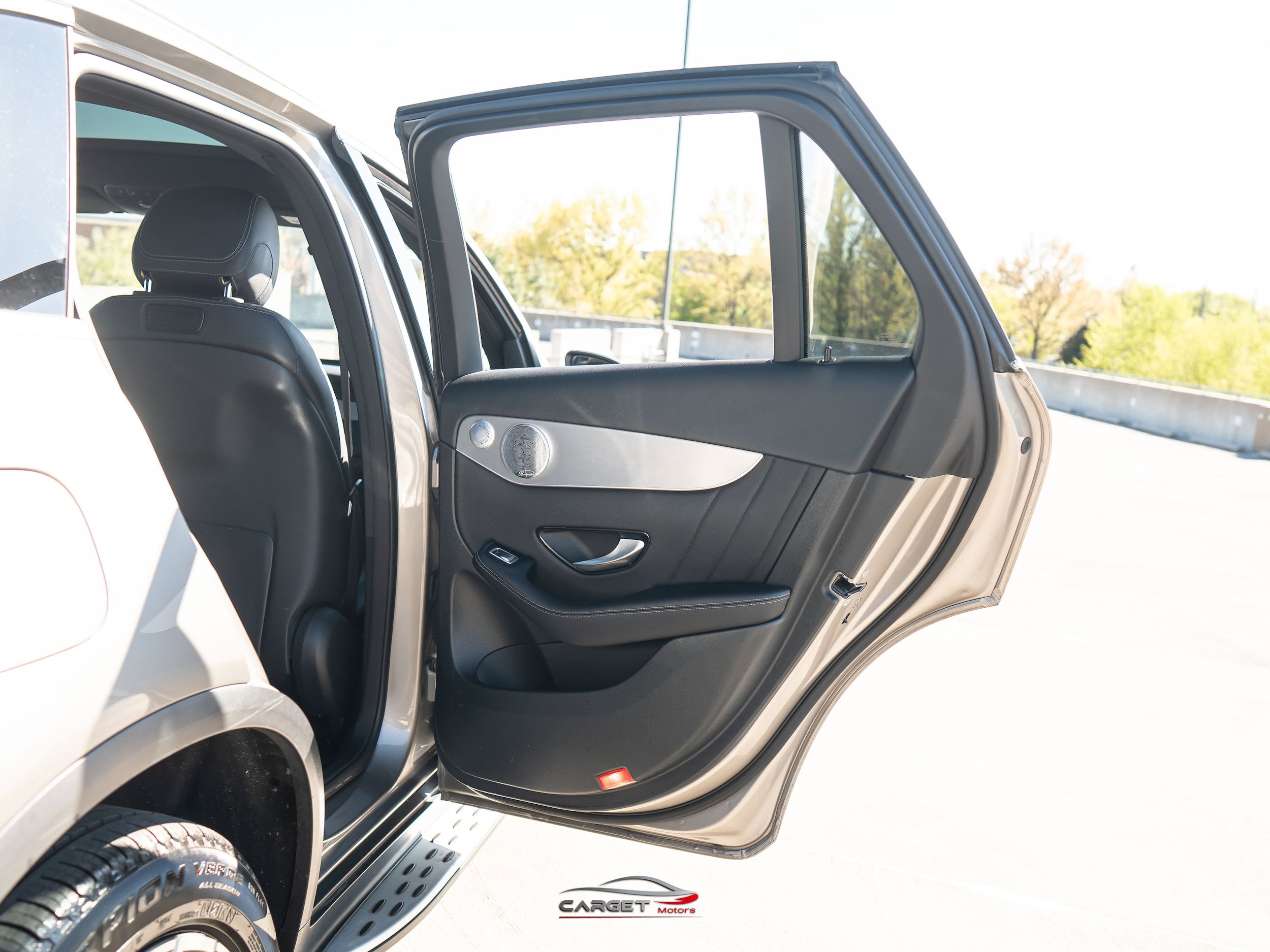 Used 2019 Mercedes-Benz GLC 300 4MATIC w/ Multimedia Package image 41