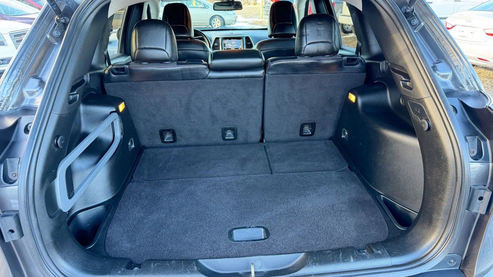 Used 2017 Jeep Cherokee Trailhawk w/ Cold Weather Group image 61