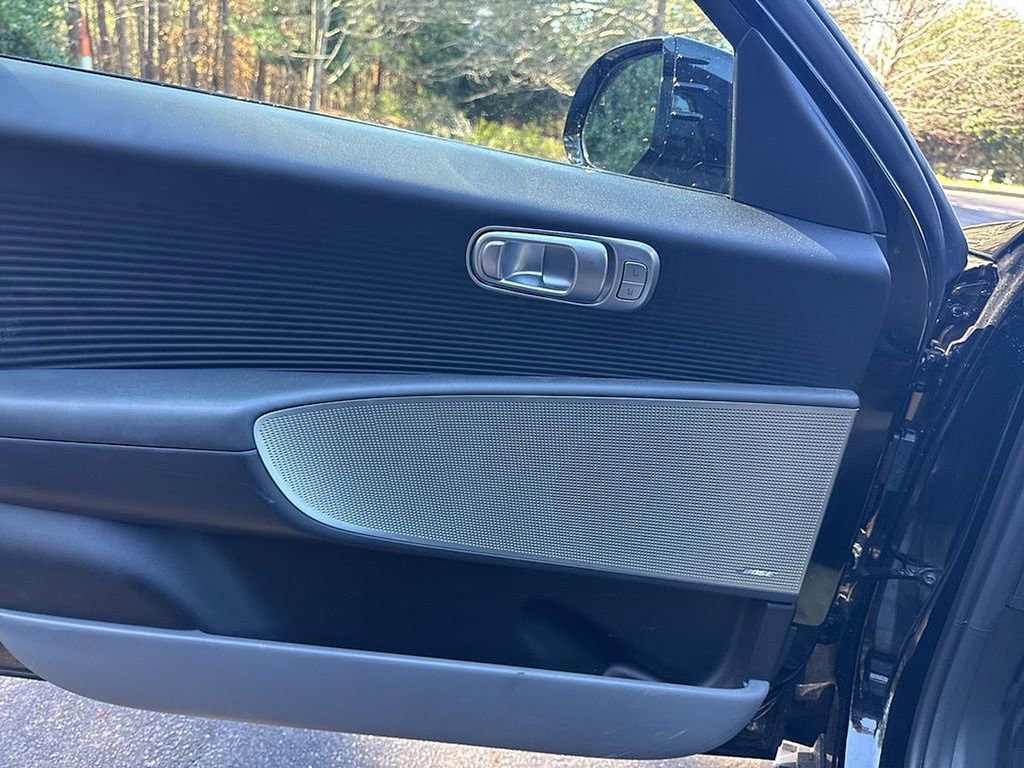 Used 2025 Hyundai Ioniq 6 Limited image 7