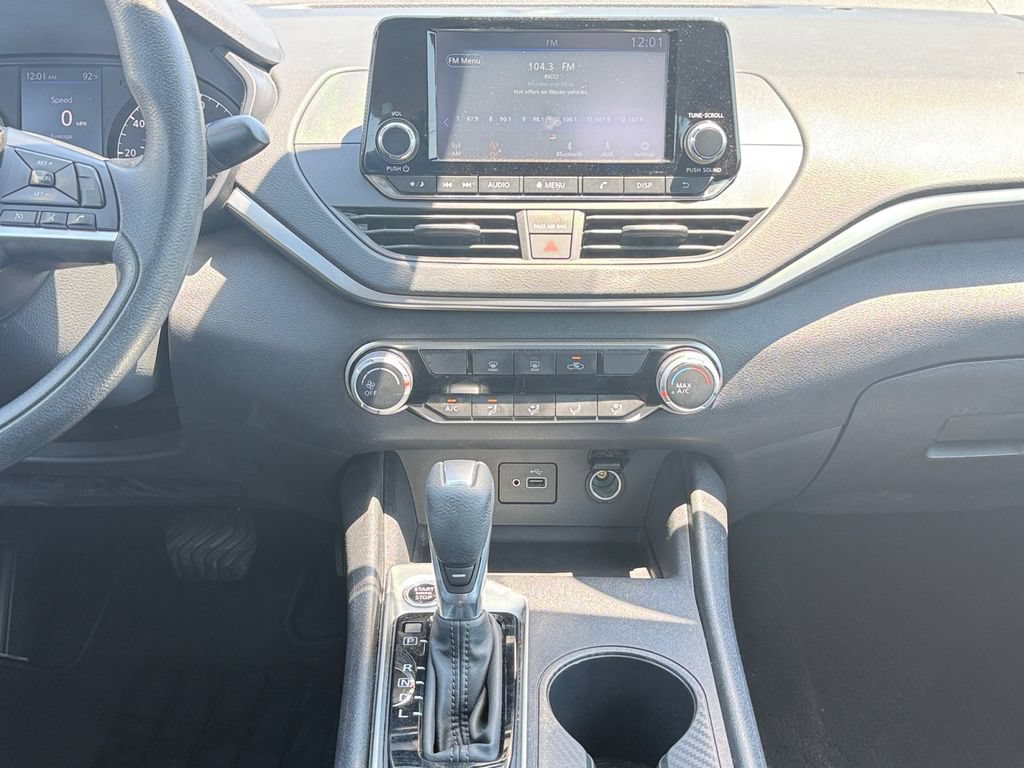 Used 2022 Nissan Altima 2.5 S FWD image 11
