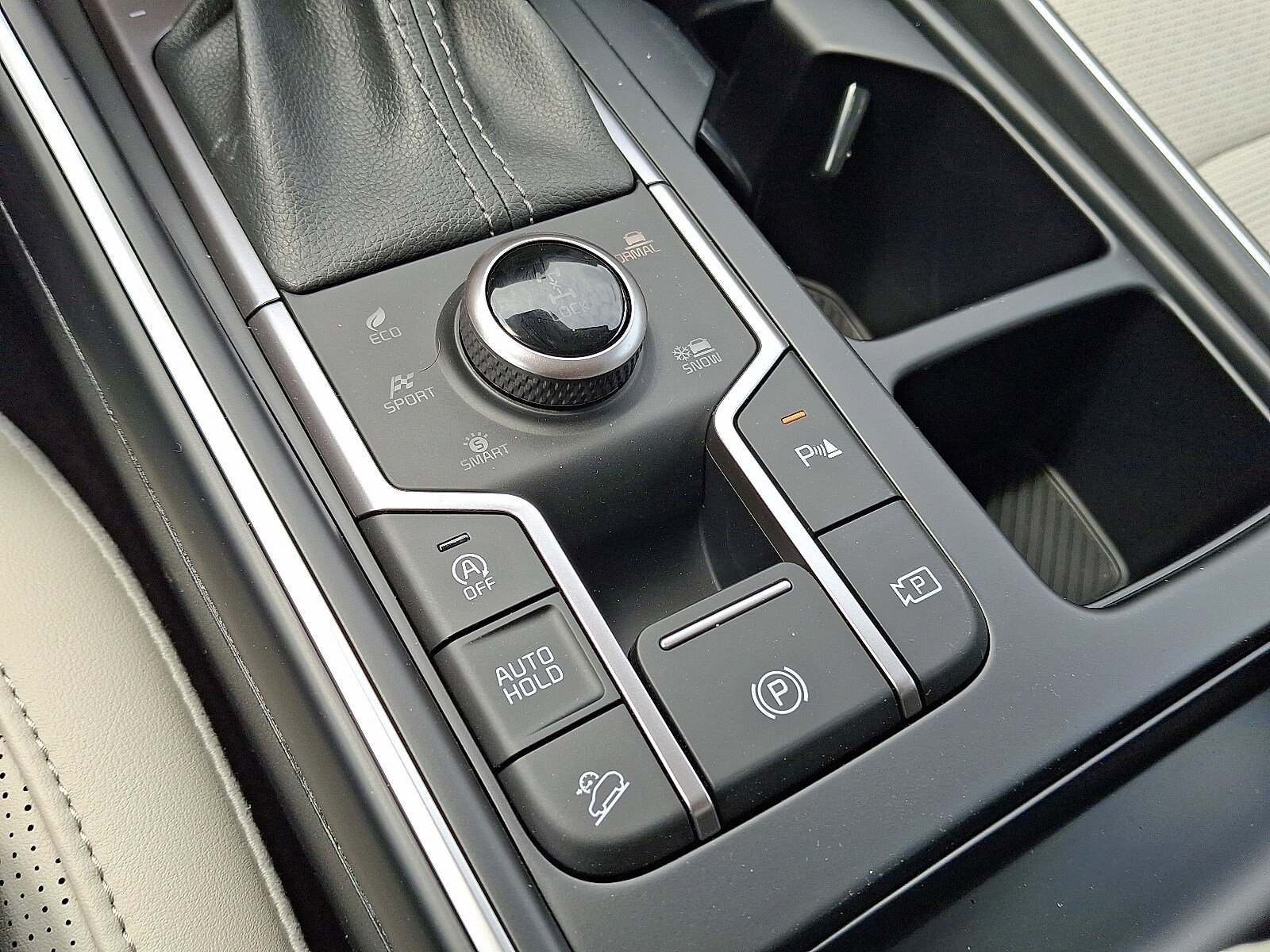 Used 2025 Kia Sorento S AWD/4WD image 15