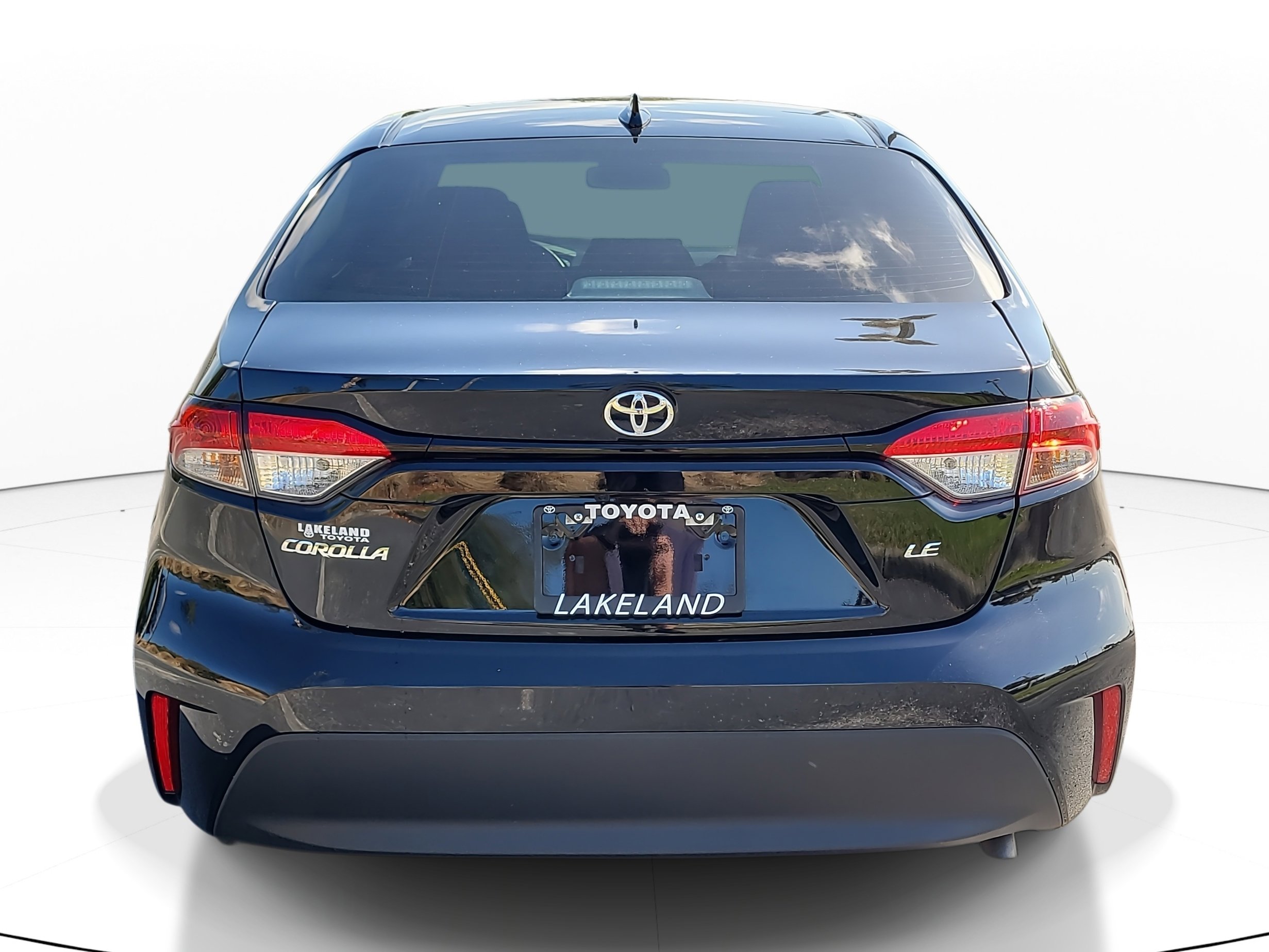 Used 2024 Toyota Corolla LE image 6