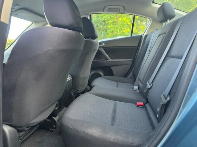 Used 2011 MAZDA MAZDA3 i Touring FWD image 14