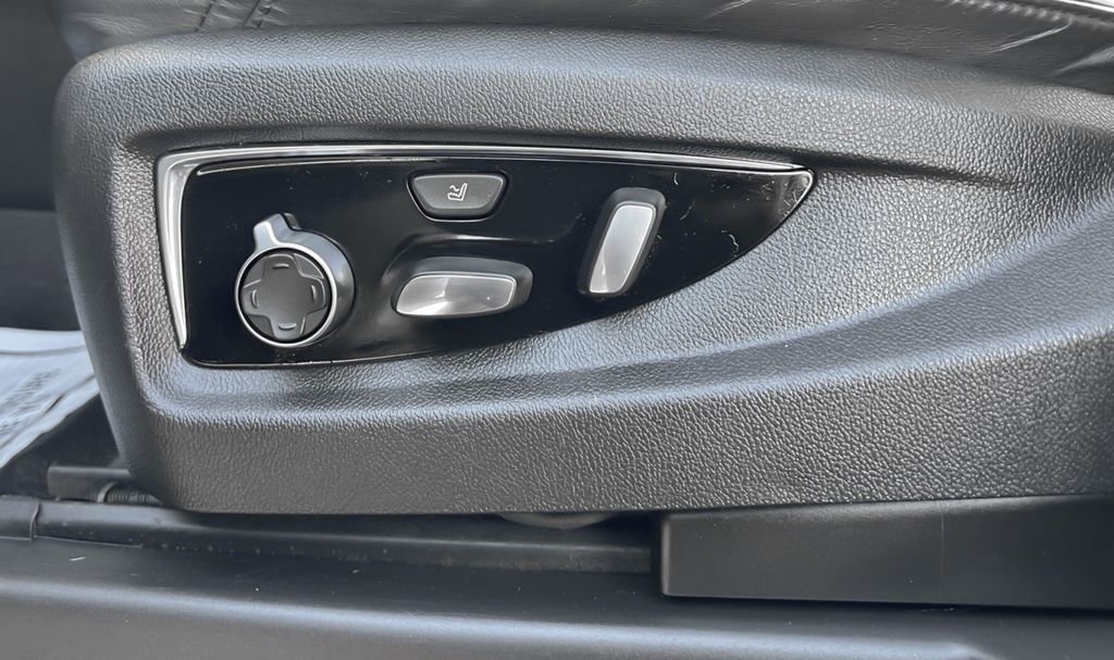 Used 2017 Cadillac Escalade ESV Platinum image 26