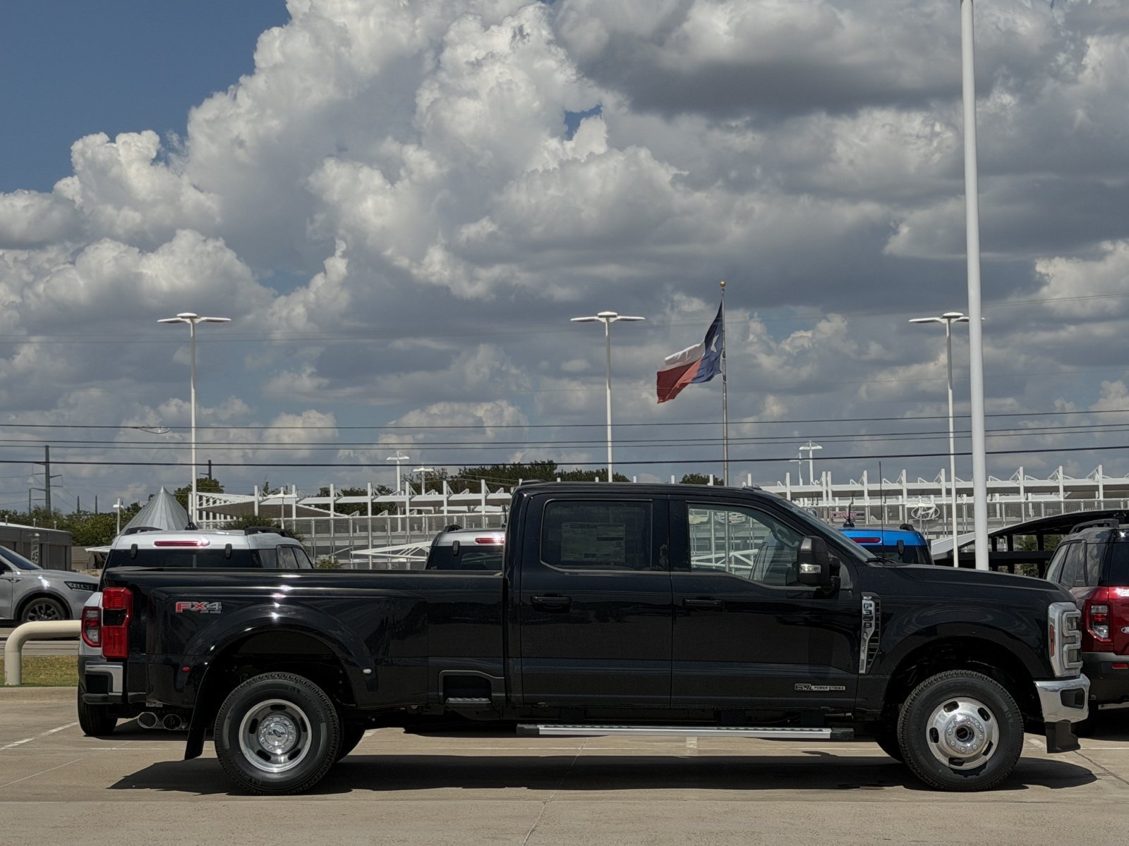 New 2026 Ford F350 XLT w/ XLT Premium Package AWD/4WD image 3