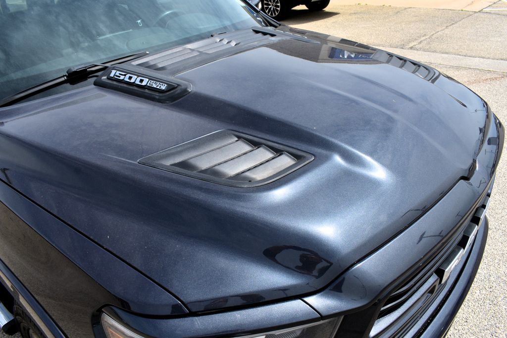 Used 2019 RAM 1500 Laramie AWD/4WD image 9