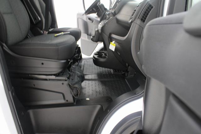 Used 2025 RAM ProMaster 2500 w/ Storage Group image 17