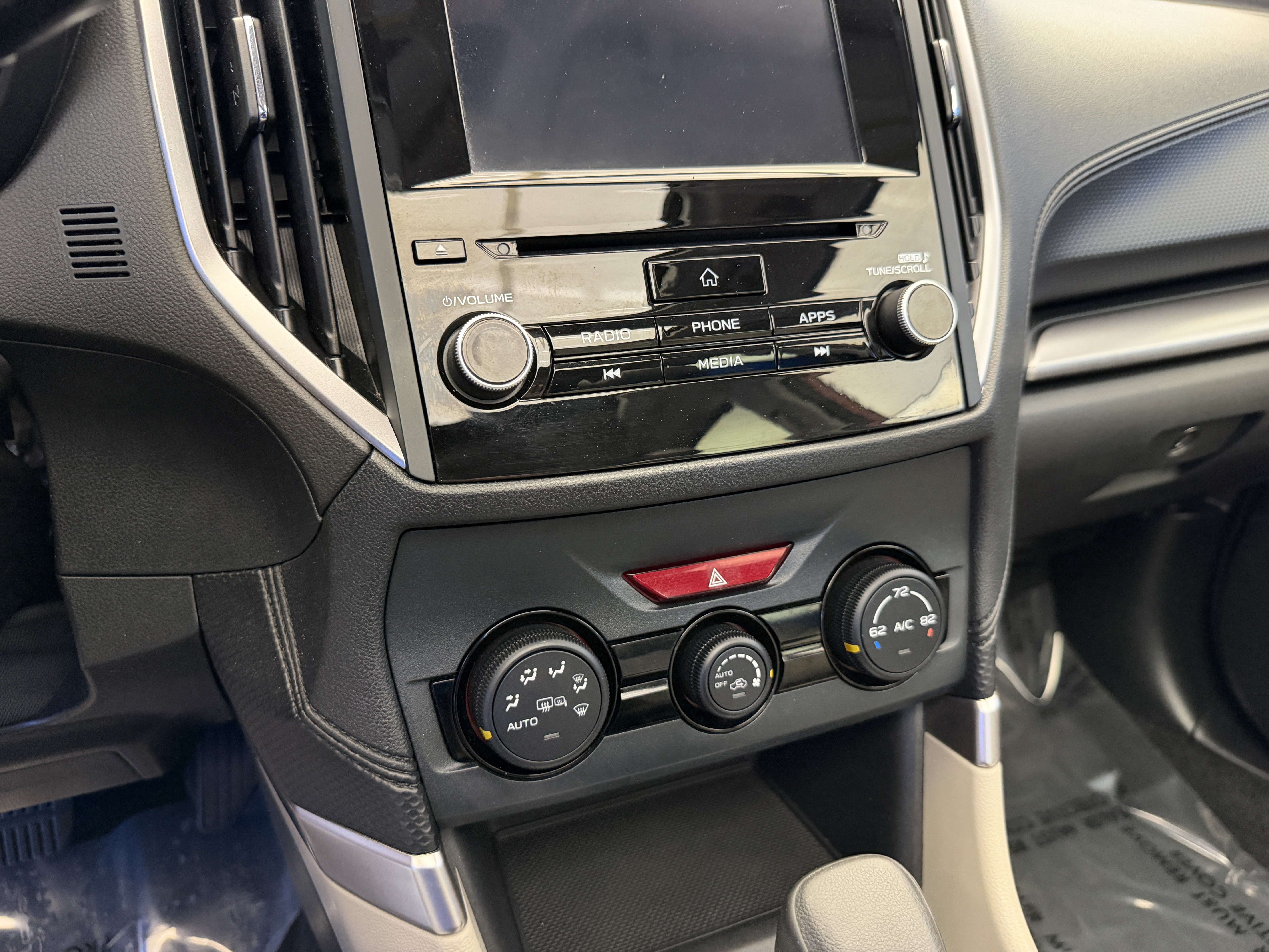 Used 2020 Subaru Forester Premium AWD/4WD image 21