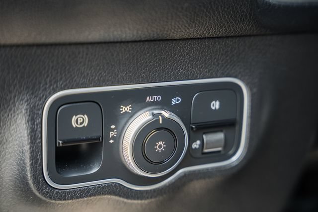 Used 2024 Mercedes-Benz EQB 350 4MATIC SUV image 41