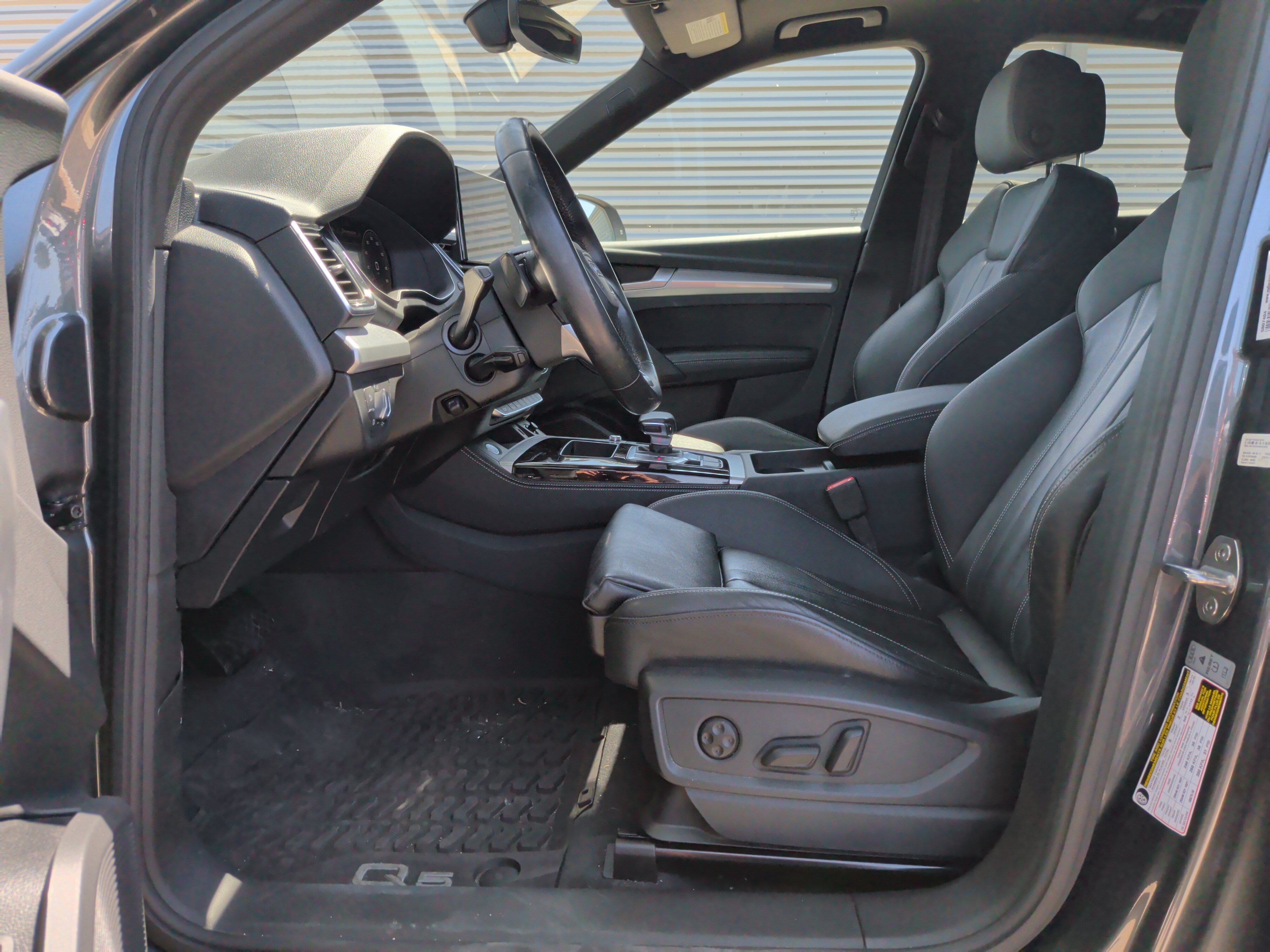 Used 2023 Audi Q5 2.0T Premium Plus w/ Premium Plus Package AWD/4WD image 16