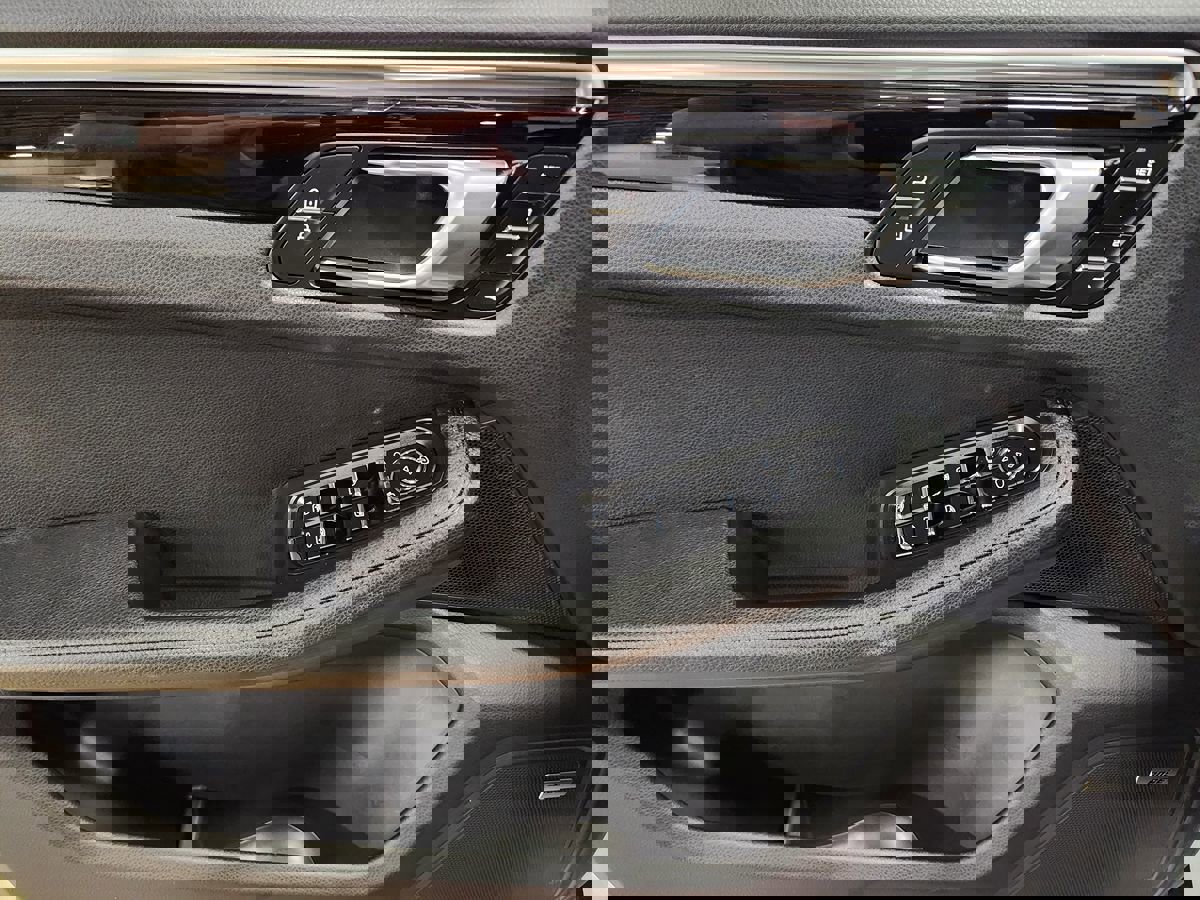 Used 2023 Porsche Macan S image 42