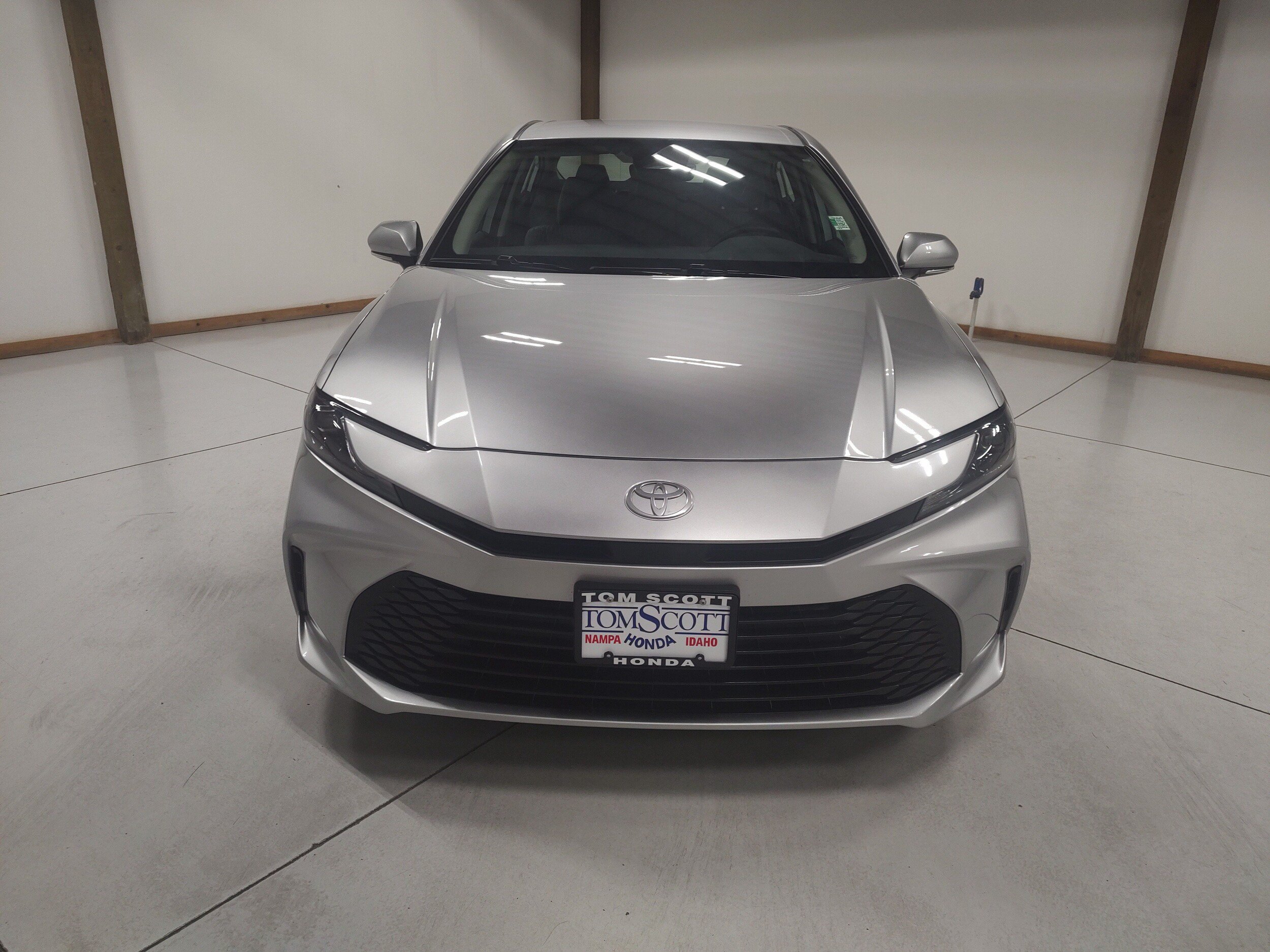 Used 2026 Toyota Camry LE w/ Convenience Package AWD/4WD image 3
